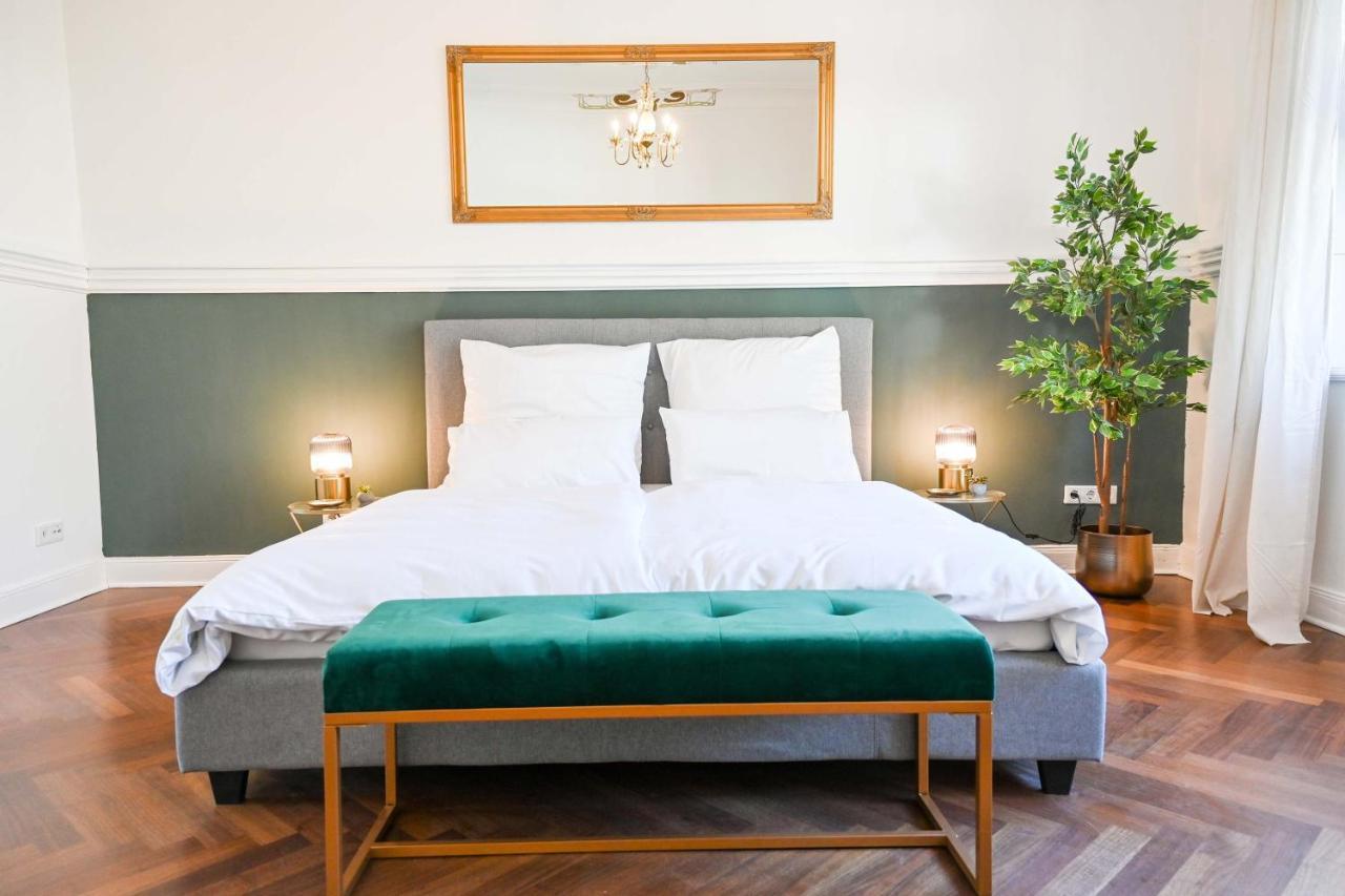 120Qm Denkmal Apartment In Krefeld Mit Stuck Und Garten - Beuys Apartments - 크레펠트 외부 사진
