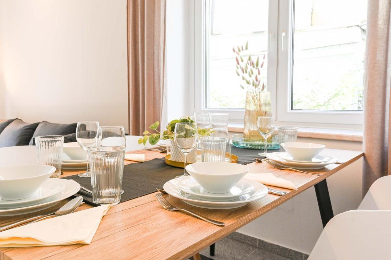 120Qm Denkmal Apartment In Krefeld Mit Stuck Und Garten - Beuys Apartments - 크레펠트 외부 사진