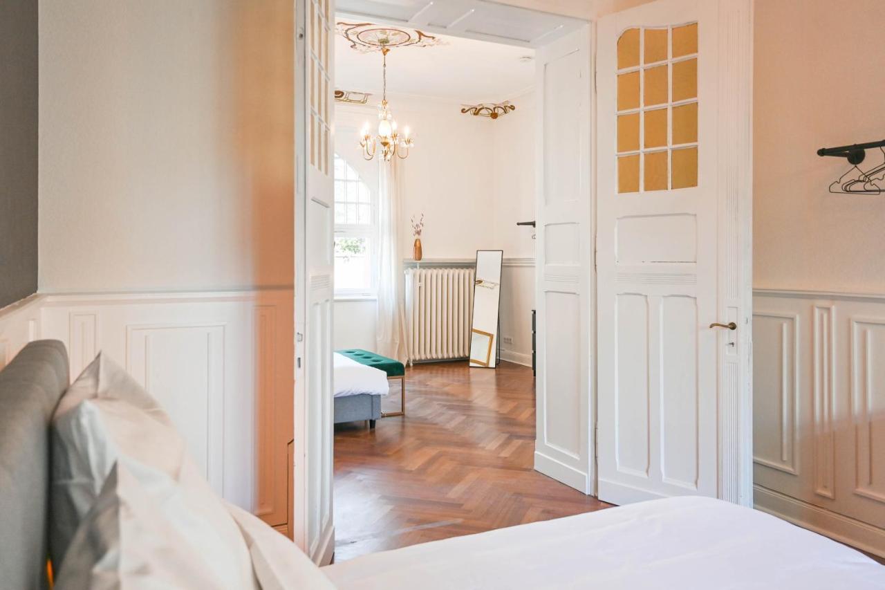 120Qm Denkmal Apartment In Krefeld Mit Stuck Und Garten - Beuys Apartments - 크레펠트 외부 사진